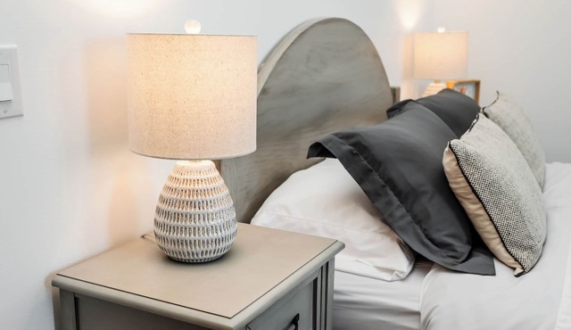 The Lauren — Bright, Cozy Loft w/Balcony in Downtown, Near Mad River
