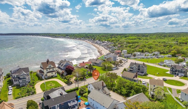 The Lighthouse Inn & Suites