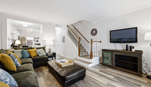 The Lockerbie Townhouse is conveintly located to all things downtown Indy