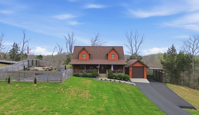 The Lodge @ Lake Cumberland Heated Pool - Lake View