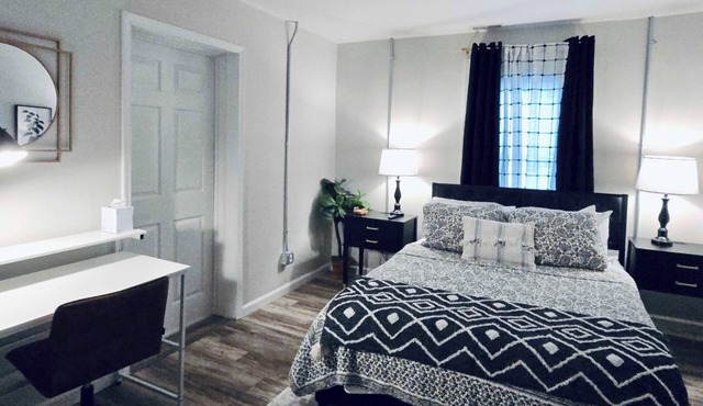 The Market Place Apts -Suite 3 (5043)