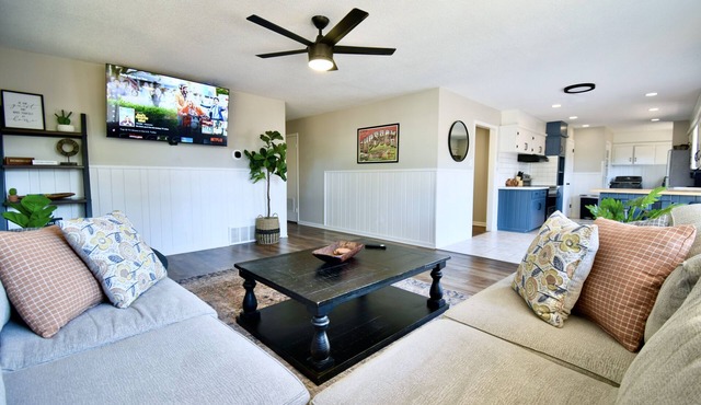 The Matador-4BR Getaway Near TTU-Pet Friendly!