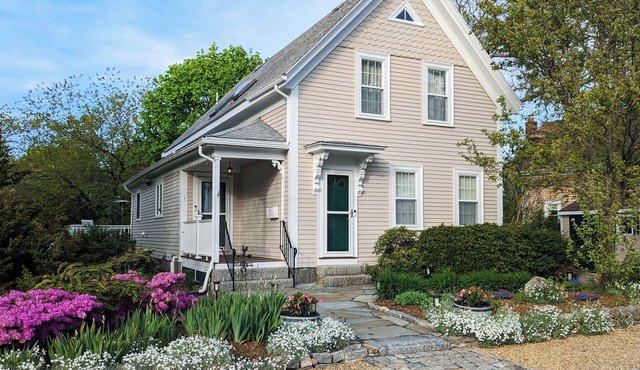 The Nest at Pigeon Cove: Modern farmhouse with all the comforts of home!