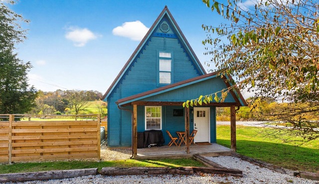 The Nest: Pickleball Court, Hot Tub, Hiking