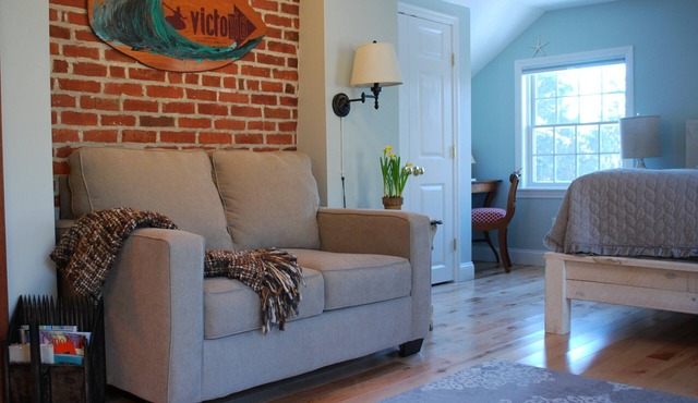 ★ The Osprey Nest Suite ★ Private Entrance & Bath ★