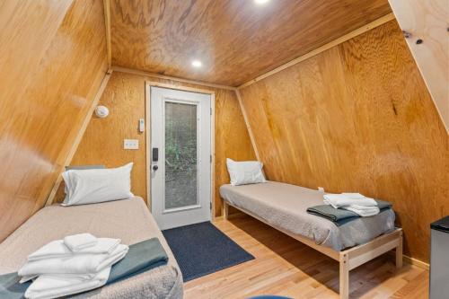 The Overlook - Camping Cabin Retreat in RRG KY