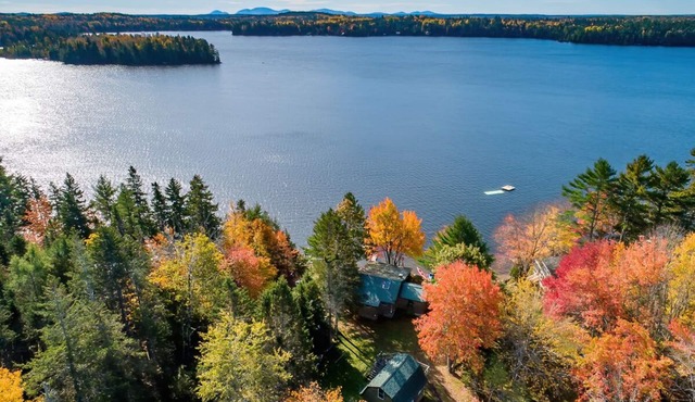 The perfect lakefront cabin close to Acadia National Park