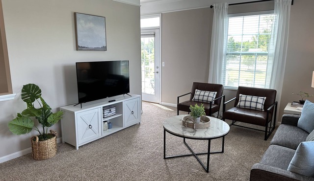 The Pondview Perch | Fast WiFi | Washer/Dryer!