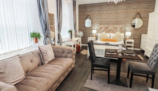 THE RAILWAY APARTMENT, pet friendly in Haydon Bridge