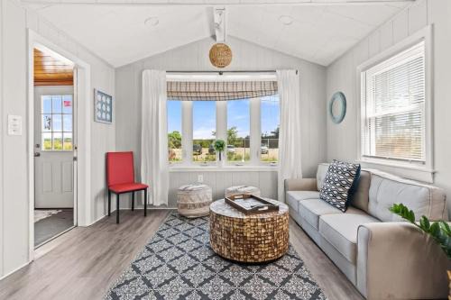 The Salty Dog Pet Friendly Private Yard