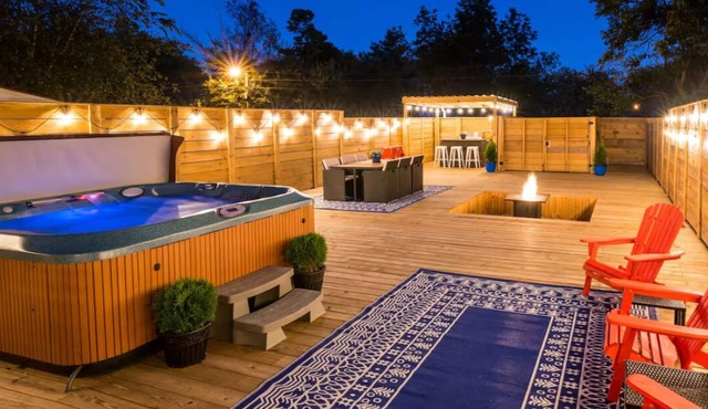 The Single Barrel - Deck, Fire Pit, Hot Tub, Games