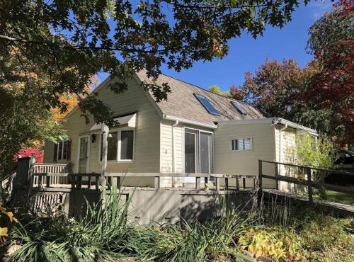 The Sunflower - Hot Tub Hideaway on 13 Wooded Acres - Fire Pit - Lake View - Near Keuka & Seneca Lake - Pet-Friendly