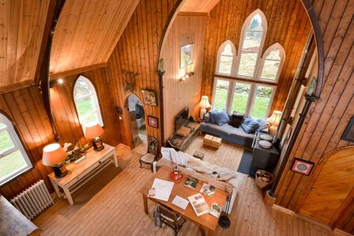 The Tabernacle, Design-led Converted Chapel with Hot Tub, Highland Perthshire