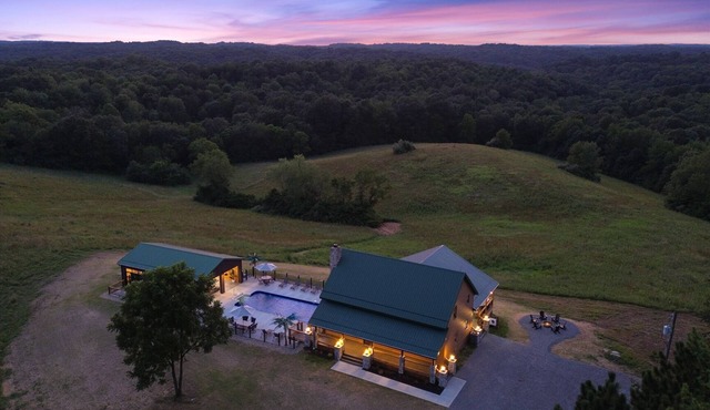The View at Grizzly Mountain | Hocking Hills, Pool