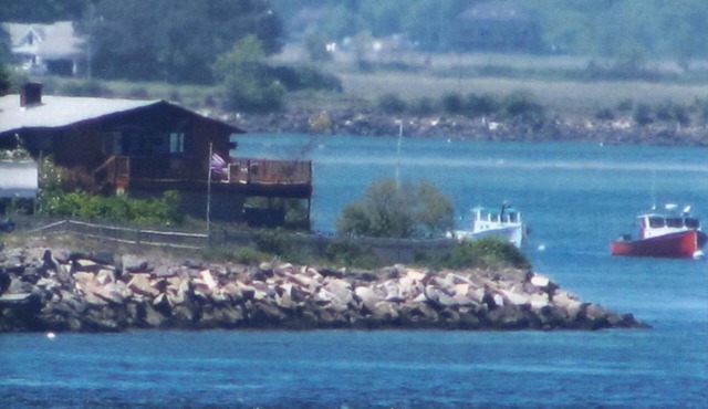 The Waterfront Deckhouse-Pine Point Beach Waterfront Property