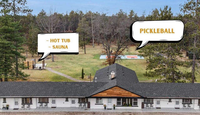 The Windmoor Lodge | Sauna | Pickleball | Hot Tub