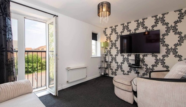 Thinford View- 4 bed, 2.5 bath, Parking, Garage