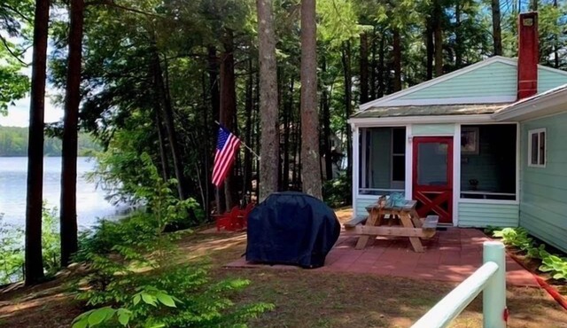 Thompson Lake Cottage – Sandy Shore, Dock & Scenic Views