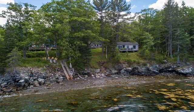 Three cottages for family time, sit by the fire pit on the ocean near ACADIA NP!