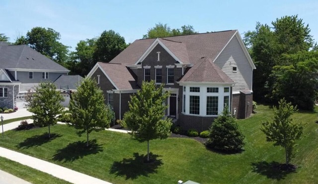 Three story house with lake view: Sleeps 20