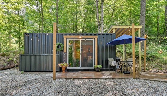 Tiny Home w/Hot Tub & Mini Highland Cows!
