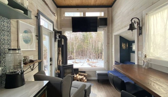 Tiny in the Sticks : Ostrea Lake Tiny House