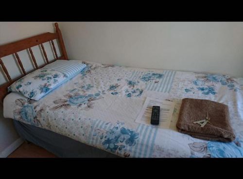 Tiny Single shared bathroom Room ssbyr