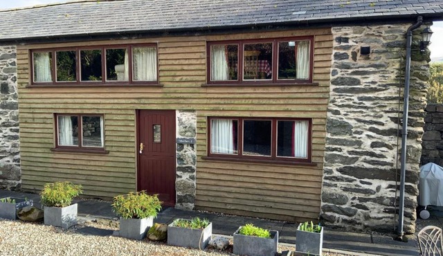 Tithe Barn 2 - Abercelyn Cottages - Llanycil - Bala - Gwynedd - LL23 7YF - UK