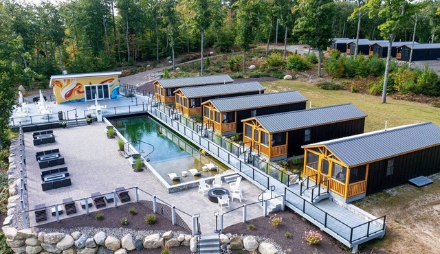 Titmouse Limit 4 2 Bedroom Cabin