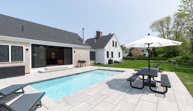 Totally Renovated Antique with a Pool - Sleeps 10