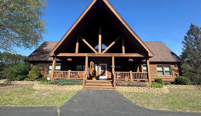 Towering Pines Lodge: A Hidden Haven 10 Miles from Wisconsin Dells