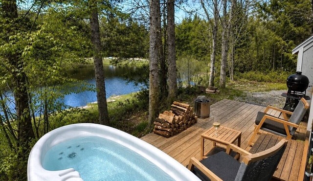 Tranquil Cottage at FarAway Pond