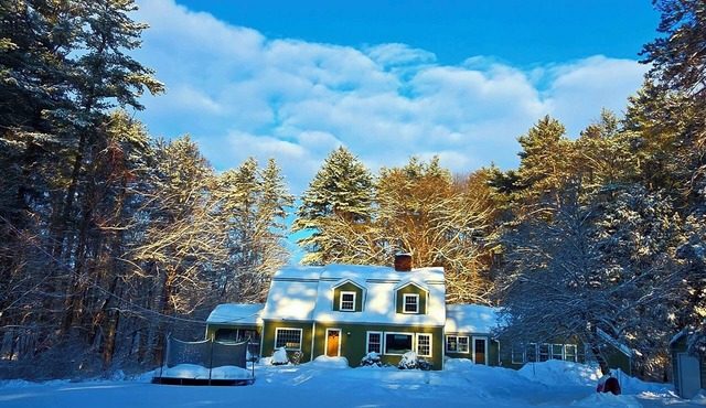 Tranquil guest house in Boxford perfect for a relaxing getaway. with hottub.