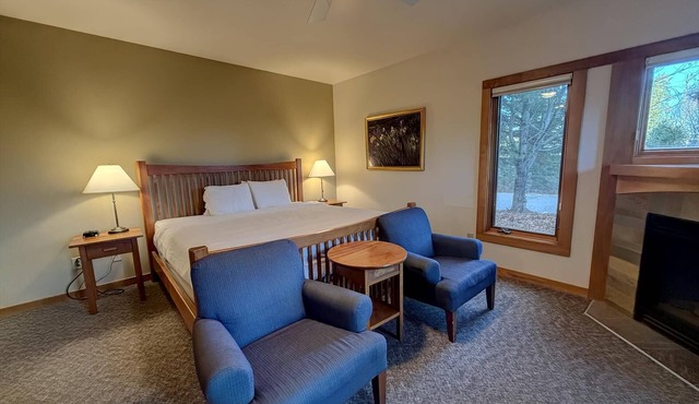 Tranquil Hillside Lower 1BR Guestroom in Lutsen