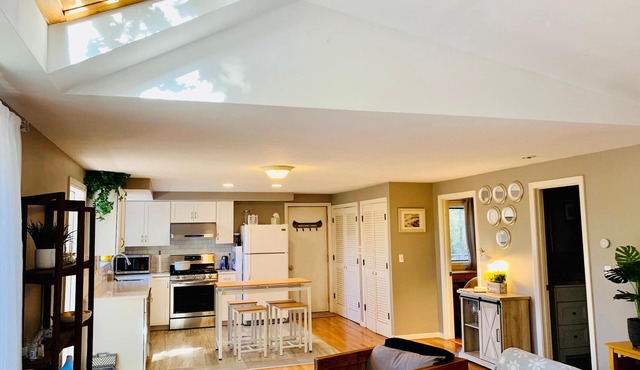 Tranquil Seacoast Getaway Cottage
