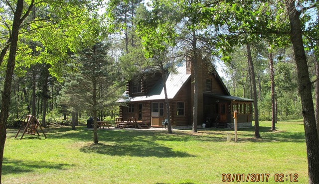 Traverse City Log Cabin Boardman River - YOUR OUTDOOR OASIS! STR LICENSE: 002880