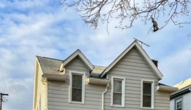 Trendy Pontiac three Bedroom