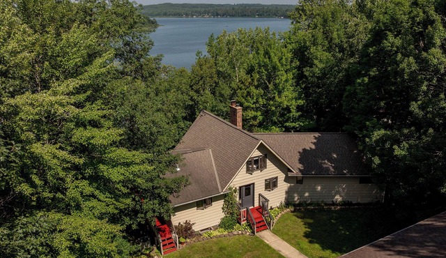 True Lakefront/Private Dock/15 mins to Crosslake