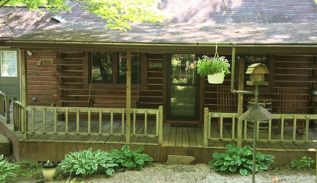True Log Cabin! Sleeps 6! Close to park entrance! Free park pass!