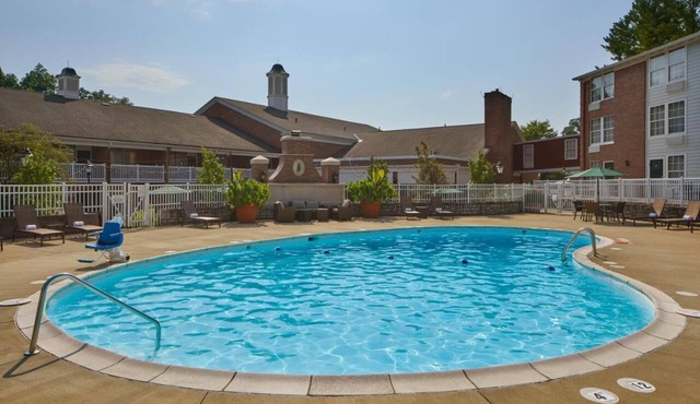 Two Family-Ready Rooms Perfect Spot for University Events! Seasonal Pool!