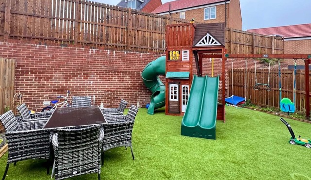 Ultra Modern large 4 bed executive home Durham