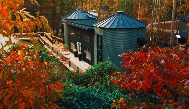 Unique Silo | Near SxS Trails | Sleeps 4 | Hot Tub