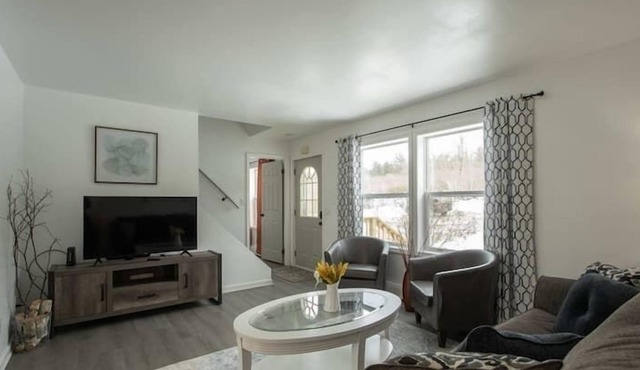 Unlimited Privacy on 40 Acres - Newly Renovated Home