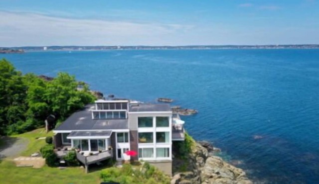 Unobstructed Direct Oceanfront in Seaside Boston/Nahant
