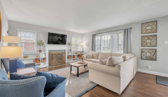 Updated Home | Downtown | Luxe Beds | Ping Pong