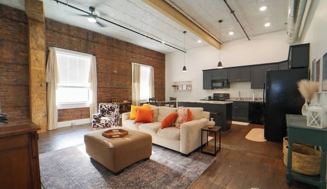 Upper Beauty: Vintage Downtown
