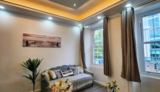 Urban Oasis Spacious 3-bedroom apartment in beautiful Edinburgh with WiFi