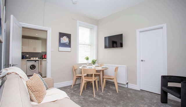 Vacant Nests Cozy Central apartment Free Wi-Fi