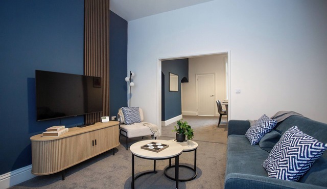 Vacant Nests | The Freda | Modern 3BR Home |