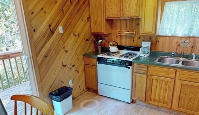 VermilionRiverCottages - Rivers Edge Cottage